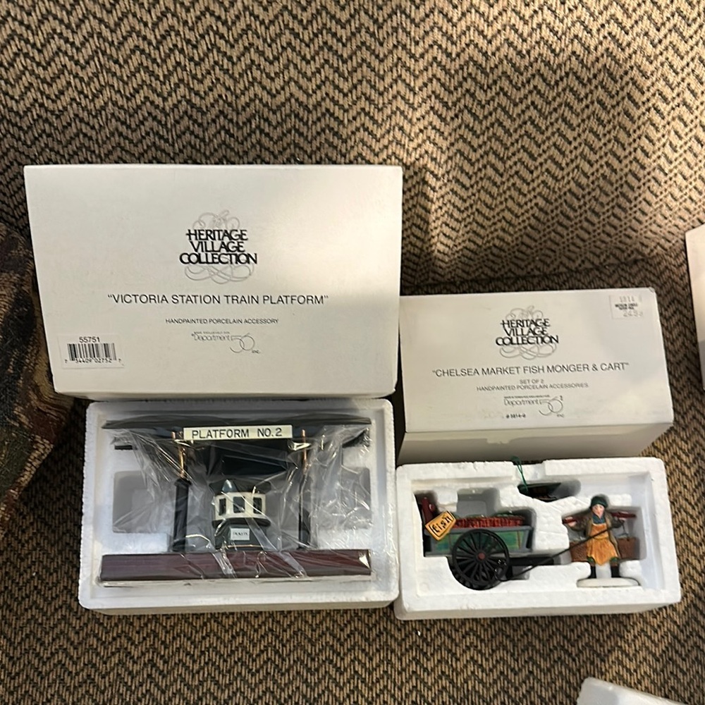 Department 56 Heritage Village Collection Holiday Decor